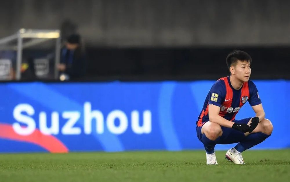 英媒footballtransfers的独家报道，阿森纳不会再继续尝试引进奥斯梅恩，而切尔西会继续尝试引进奥斯梅恩。